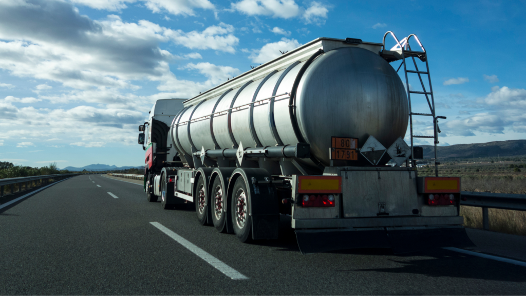 Camion transportant des matières dangereuses : adr